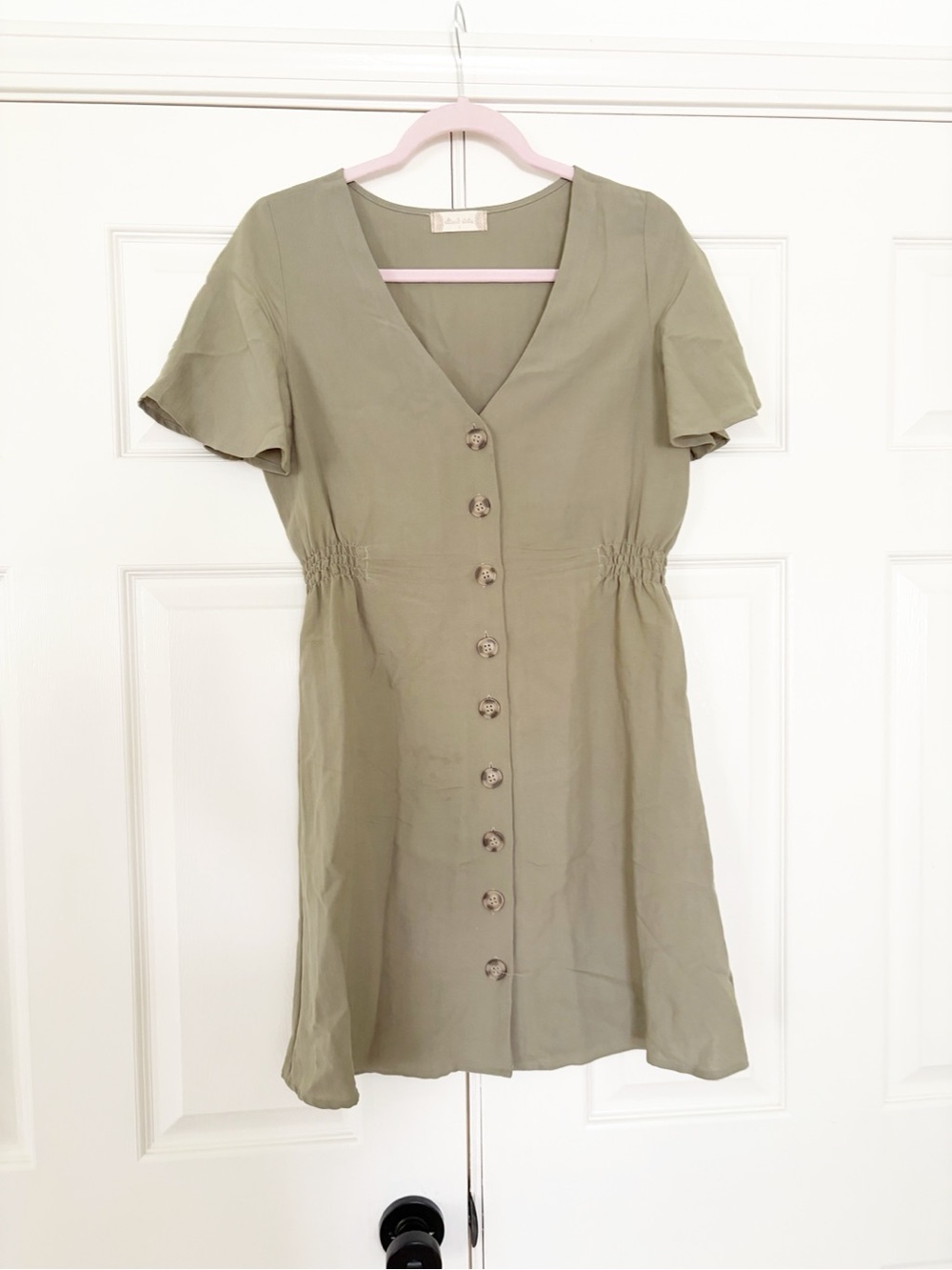 L • Altard State Casual V-Neck Button-Front Dress in Olive Green